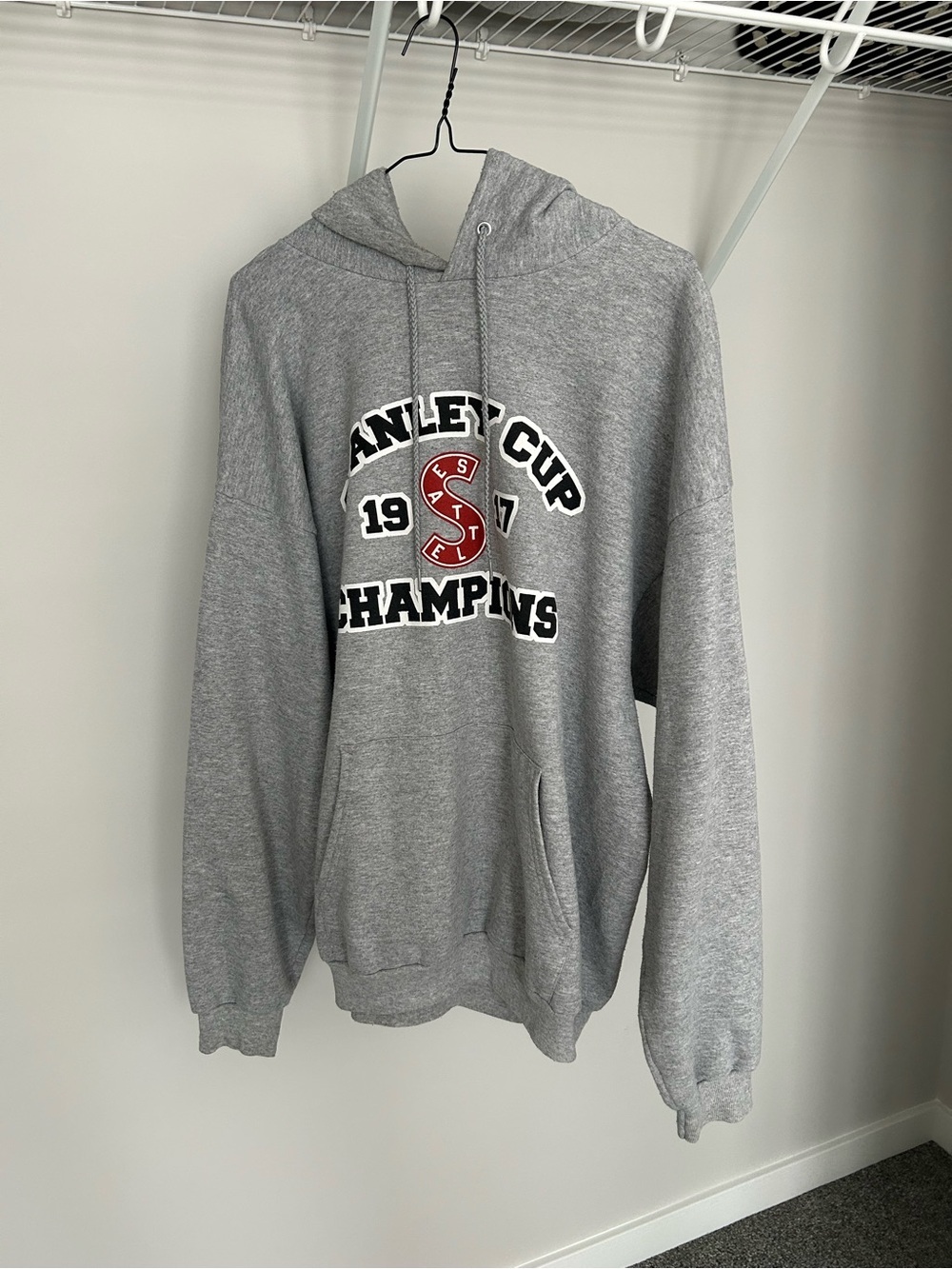 Seattle Metropolitans Vintage Cup Champs Hoodie - Grey